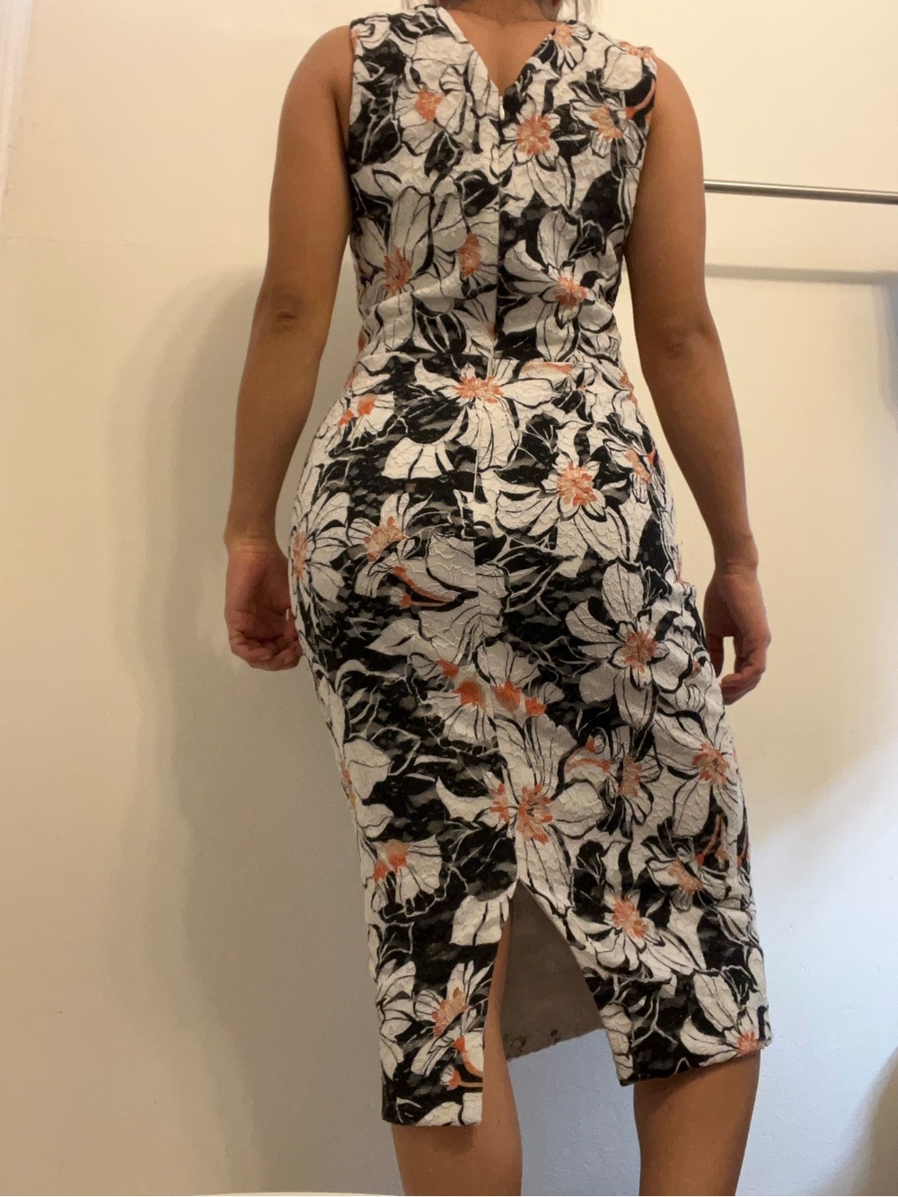 S26 Dress the Population Floral Alice Sheath - Picture 3 of 5
